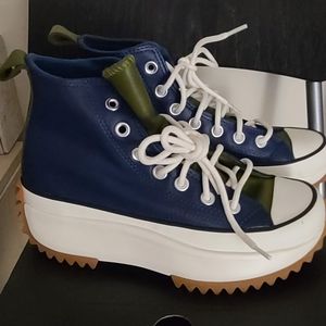 Converse - Women's Size US 6